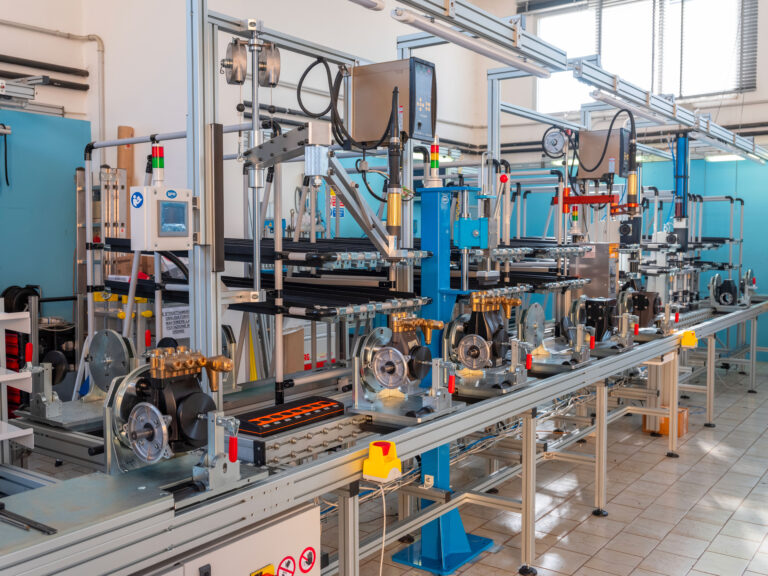 studio linea leuco hawk pumps